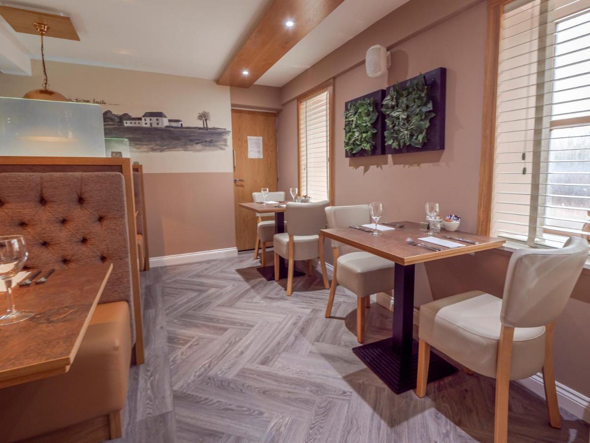 Blackbull Hotel 3*